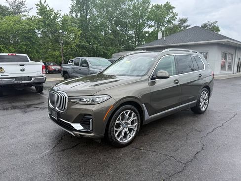 Used 2022 BMW X7 xDrive40i w/ Premium Package AWD/4WD image 3