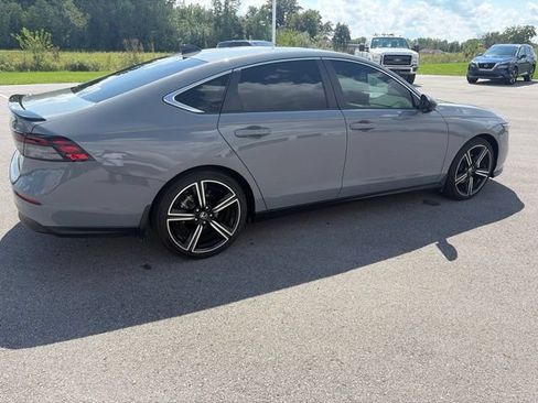 Used 2024 Honda Accord Sport image 9