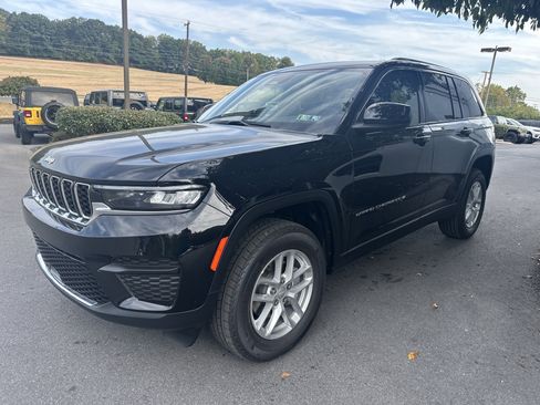 New 2025 Jeep Grand Cherokee Laredo X w/ Luxury Tech Group I image 8