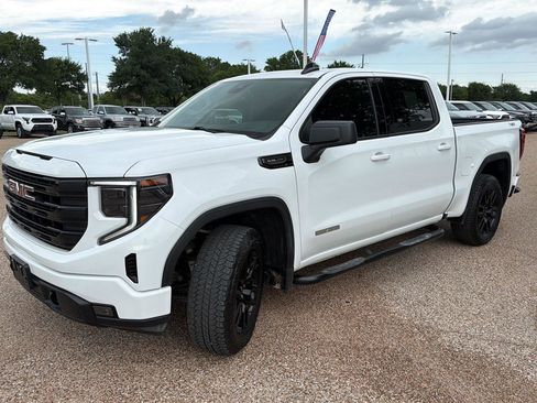 Used 2025 GMC Sierra 1500 Elevation w/ Preferred Package AWD/4WD image 7