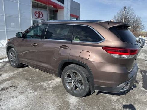 Used 2017 Toyota Highlander Limited Platinum image 5
