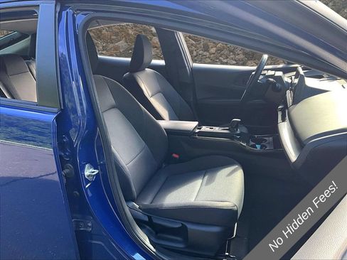 Used 2023 Toyota Prius LE FWD image 6