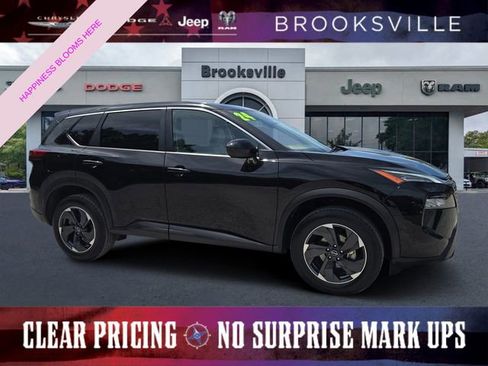 Used 2024 Nissan Rogue SV AWD/4WD image 1