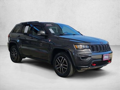 Used 2017 Jeep Grand Cherokee Trailhawk AWD/4WD image 3