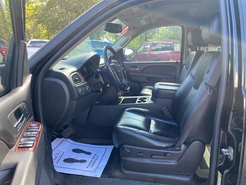 Used 2014 Chevrolet Suburban LT AWD/4WD image 9