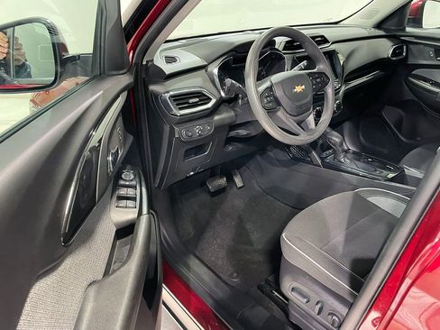 Used 2023 Chevrolet TrailBlazer LT w/ Convenience Package AWD/4WD image 18