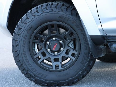 Used 2023 Toyota 4Runner TRD Off-Road Premium image 9