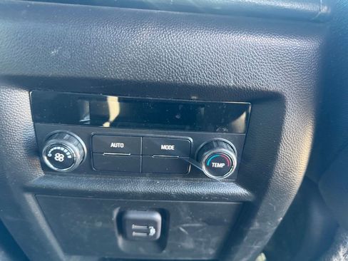 Used 2023 Chevrolet Traverse LT AWD/4WD image 26