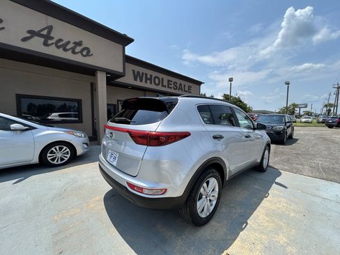 Used 2017 Kia Sportage LX w/ LX Popular Package FWD image 4
