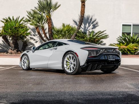 Used 2023 McLaren Artura image 33