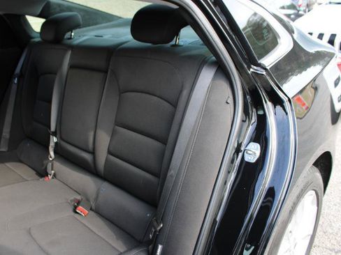 Used 2021 Chevrolet Malibu LT FWD image 15