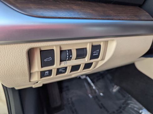 Used 2015 Subaru Outback 3.6R Limited image 32