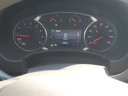 Certified 2024 GMC Terrain SLE w/ Driver Convenience Package FWD image 19