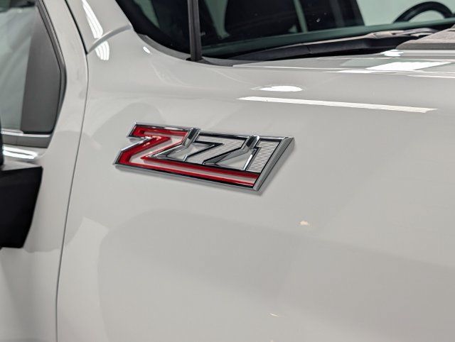 Used 2026 Chevrolet Silverado 2500 LT AWD/4WD image 3
