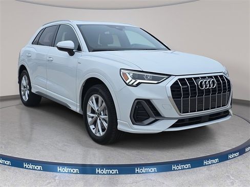 Used 2025 Audi Q3 2.0T Premium w/ Convenience Package image 4