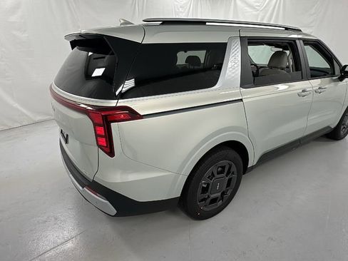 New 2026 Kia Carnival EX FWD image 3