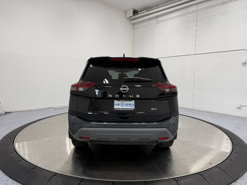 Used 2022 Nissan Rogue SV image 6