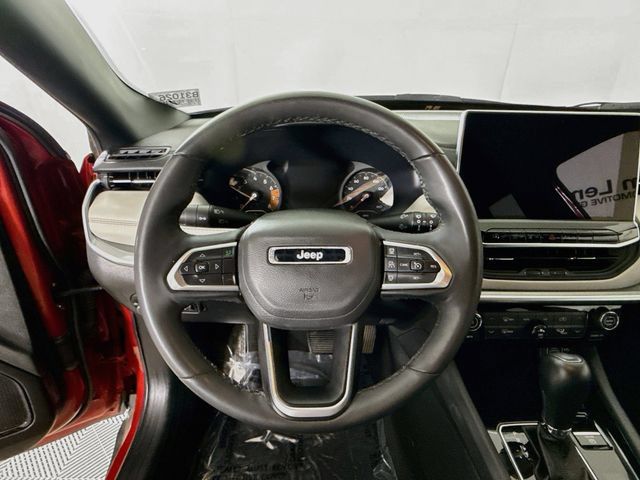 Used 2025 Jeep Compass Limited AWD/4WD image 11