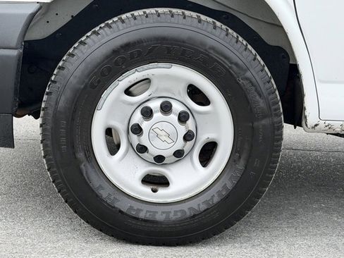 Used 2019 Chevrolet Express 2500 w/ Driver Convenience Package image 14