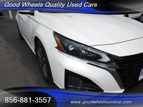 Used 2023 Nissan Altima 2.5 SV w/ SV Premium Package image 10