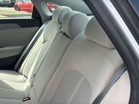 Used 2017 Hyundai Sonata SE w/ Winter Weather Package FWD image 29