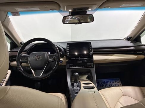 Used 2020 Toyota Avalon XLE image 17