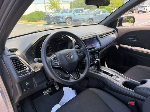 Used 2022 Honda HR-V Sport image 12