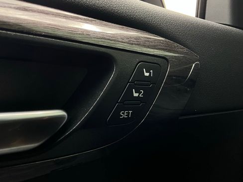 Used 2023 Toyota Highlander Platinum image 26