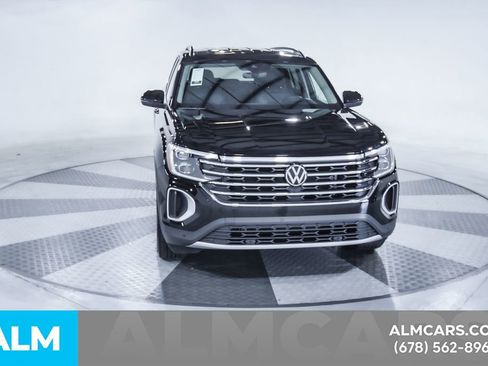 Used 2025 Volkswagen Atlas SE image 14