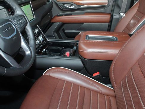 Used 2024 GMC Yukon Denali Ultimate AWD/4WD image 20
