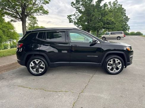 Used 2018 Jeep Compass Limited w/ Navigation Group AWD/4WD image 8