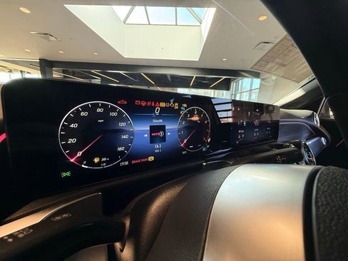 New 2026 Mercedes-Benz GLB 250 4MATIC image 32