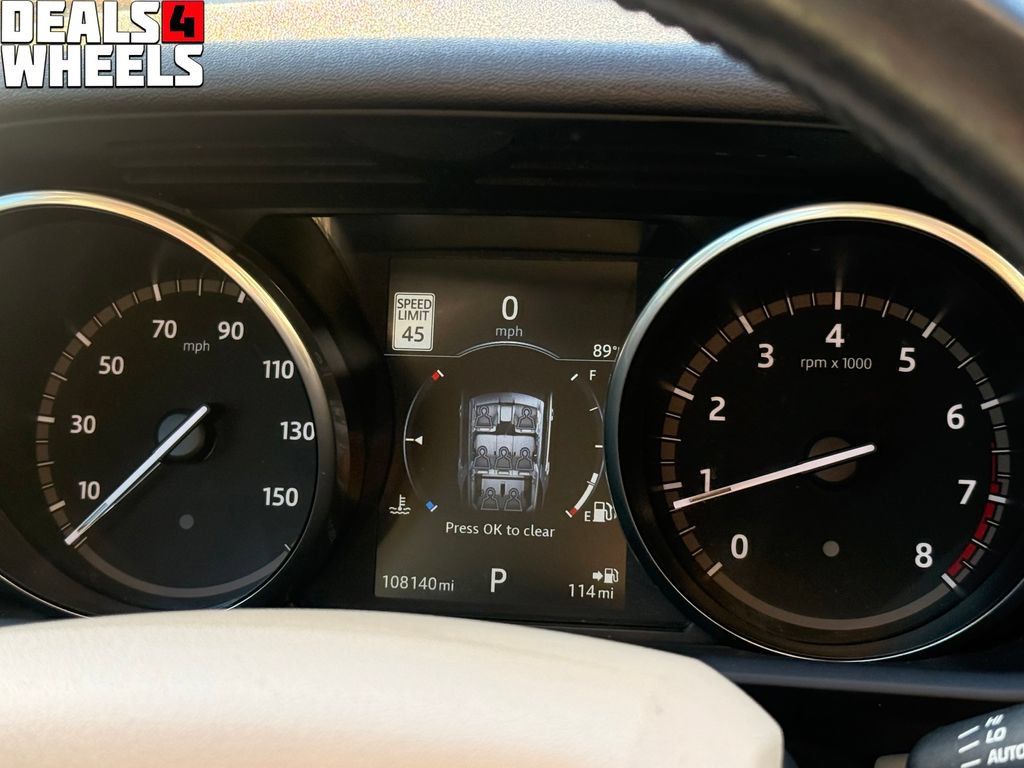 Used 2017 Land Rover Discovery HSE AWD/4WD image 15