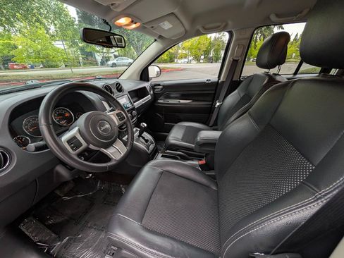 Used 2016 Jeep Compass Latitude AWD/4WD image 7