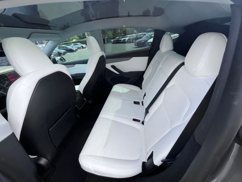 Used 2026 Tesla Model Y AWD image 5