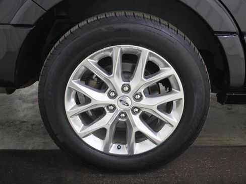 Used 2015 Ford Expedition Limited w/ Equipment Group 301A image 32