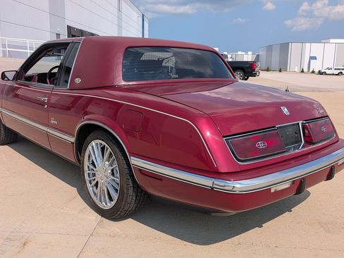 Used 1990 Buick Riviera Coupe FWD image 9