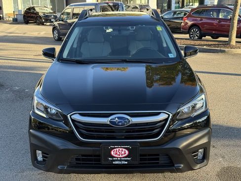 Certified 2022 Subaru Outback Premium image 2