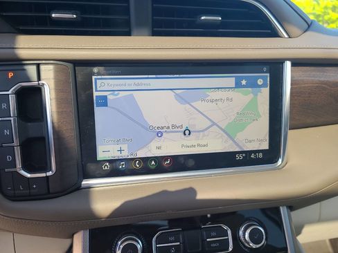 Used 2021 GMC Yukon XL Denali w/ Denali Premium Package image 32