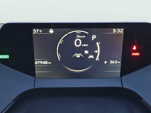 Used 2024 Toyota Prius XLE image 32