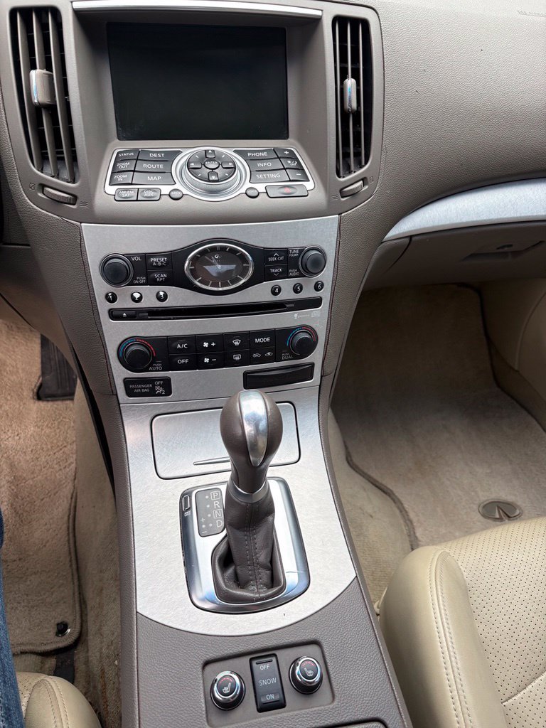 Used 2009 INFINITI G37 x Sedan w/ Premium Pkg AWD/4WD image 11