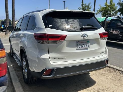 Used 2018 Toyota Highlander Limited FWD image 4