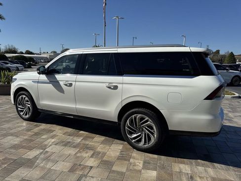 New 2026 Lincoln Navigator L Reserve AWD/4WD image 3