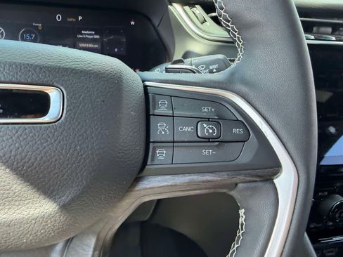 Used 2025 Jeep Grand Cherokee Limited image 26