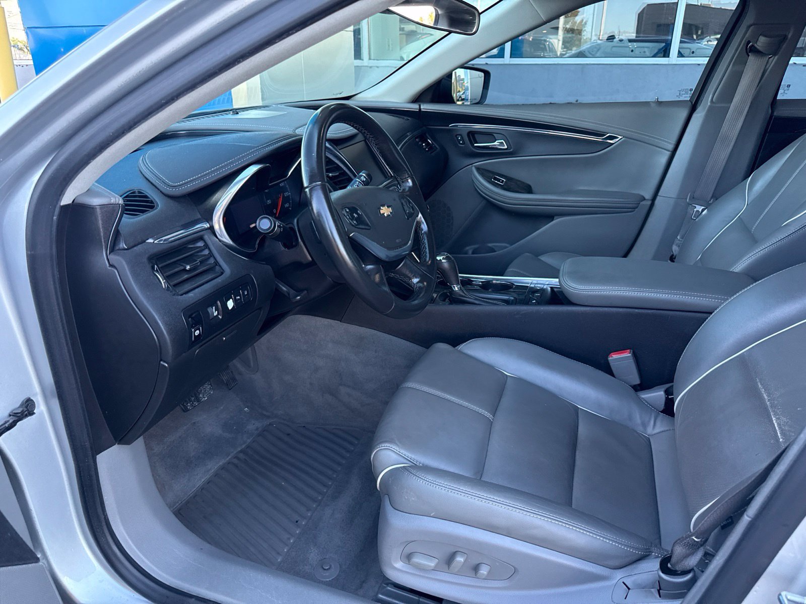 Used 2015 Chevrolet Impala LTZ FWD image 17