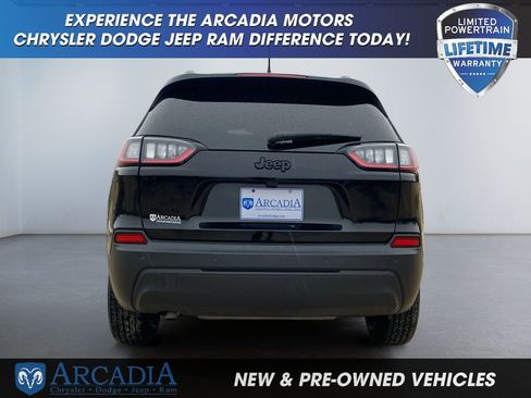 Used 2023 Jeep Cherokee Altitude Lux AWD/4WD image 4