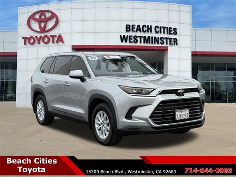 Used 2024 Toyota Grand Highlander XLE image 2