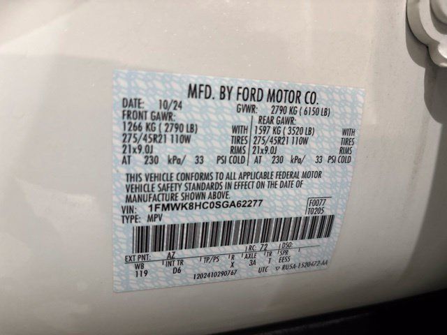 Used 2025 Ford Explorer Platinum w/ Ultimate Package AWD/4WD image 42