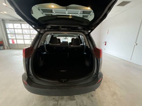 Used 2015 Toyota RAV4 XLE image 23