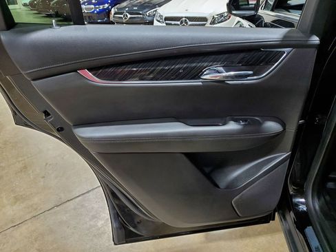 Used 2020 Cadillac XT6 Premium Luxury w/ LPO, Floor Liner Package FWD image 29